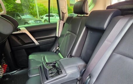 Toyota Land Cruiser Prado 150 рестайлинг 2, 2021 год, 6 500 000 рублей, 7 фотография