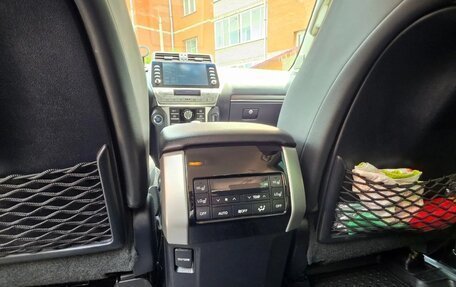 Toyota Land Cruiser Prado 150 рестайлинг 2, 2021 год, 6 500 000 рублей, 12 фотография