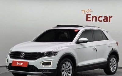 Volkswagen T-Roc I, 2021 год, 1 689 000 рублей, 1 фотография