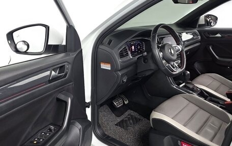 Volkswagen T-Roc I, 2021 год, 1 689 000 рублей, 8 фотография