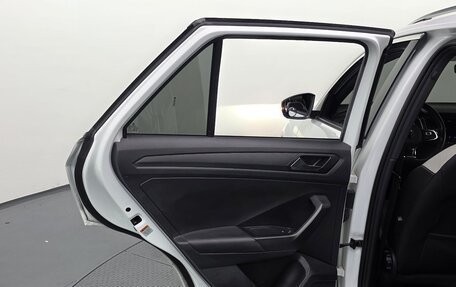 Volkswagen T-Roc I, 2021 год, 1 689 000 рублей, 21 фотография