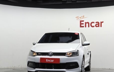 Volkswagen Polo VI (EU Market), 2015 год, 782 000 рублей, 2 фотография