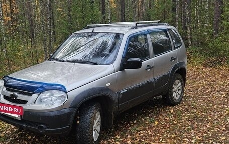 Chevrolet Niva I рестайлинг, 2011 год, 550 000 рублей, 2 фотография