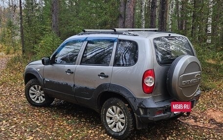 Chevrolet Niva I рестайлинг, 2011 год, 550 000 рублей, 3 фотография