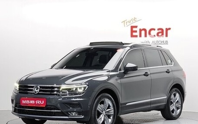Volkswagen Tiguan II, 2018 год, 2 025 000 рублей, 1 фотография