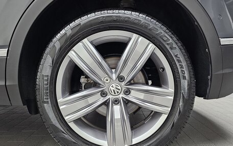 Volkswagen Tiguan II, 2018 год, 2 025 000 рублей, 17 фотография