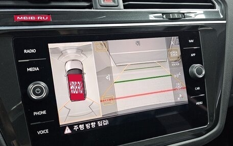 Volkswagen Tiguan II, 2018 год, 2 025 000 рублей, 12 фотография