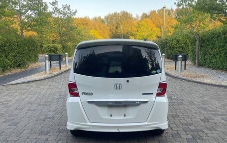 Honda Freed I, 2016 год, 820 000 рублей, 6 фотография