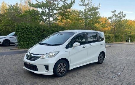 Honda Freed I, 2016 год, 820 000 рублей, 3 фотография