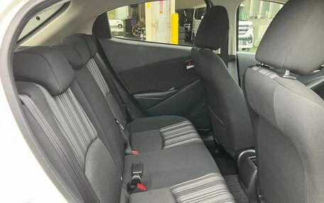 Mazda 2 III, 2022 год, 890 700 рублей, 11 фотография