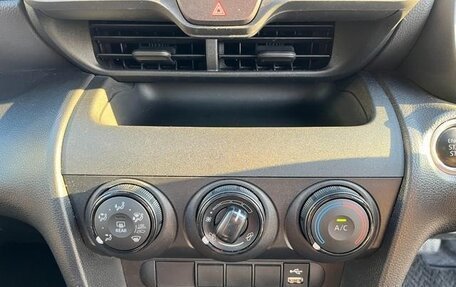Toyota Yaris Cross, 2023 год, 1 610 004 рублей, 15 фотография