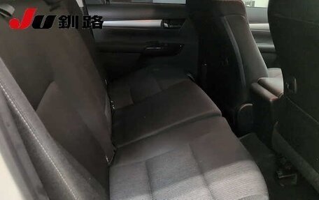 Toyota Hilux VIII, 2018 год, 3 500 000 рублей, 7 фотография