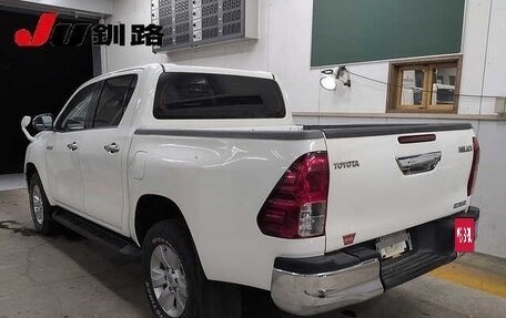 Toyota Hilux VIII, 2018 год, 3 500 000 рублей, 4 фотография