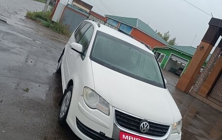 Volkswagen Touran III, 2008 год, 430 000 рублей, 2 фотография