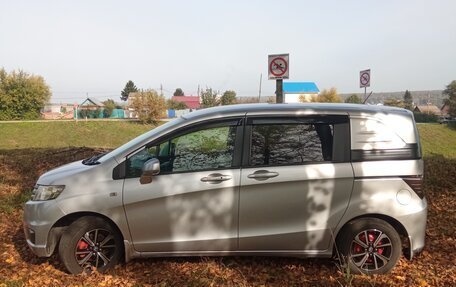Honda Freed I, 2011 год, 1 120 000 рублей, 3 фотография