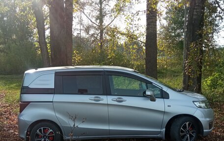 Honda Freed I, 2011 год, 1 120 000 рублей, 15 фотография