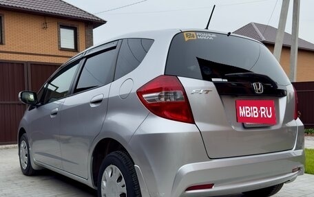 Honda Fit III, 2012 год, 1 000 000 рублей, 4 фотография
