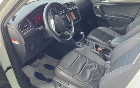 Volkswagen Tiguan II, 2023 год, 2 400 000 рублей, 6 фотография