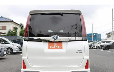 Toyota Noah III, 2021 год, 2 050 000 рублей, 6 фотография