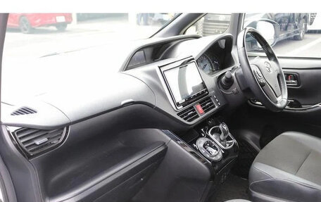 Toyota Noah III, 2021 год, 2 050 000 рублей, 16 фотография