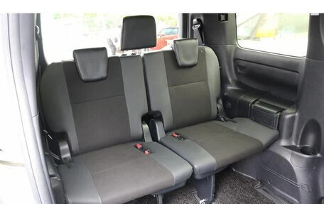 Toyota Noah III, 2021 год, 2 050 000 рублей, 21 фотография