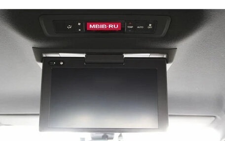 Toyota Noah III, 2021 год, 2 050 000 рублей, 30 фотография