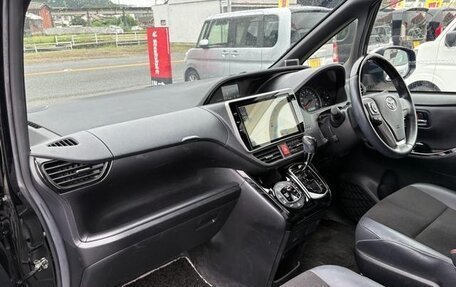 Toyota Noah III, 2021 год, 2 145 000 рублей, 14 фотография