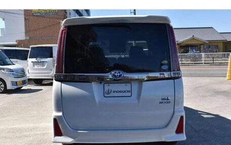Toyota Noah III, 2021 год, 2 110 000 рублей, 9 фотография