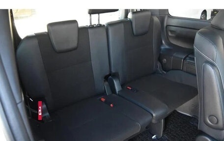 Toyota Noah III, 2021 год, 2 110 000 рублей, 16 фотография