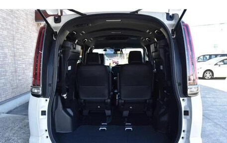 Toyota Noah III, 2021 год, 2 110 000 рублей, 19 фотография