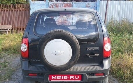 Chevrolet Niva I рестайлинг, 2011 год, 400 000 рублей, 3 фотография