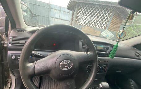 Toyota Corolla, 2004 год, 650 000 рублей, 7 фотография