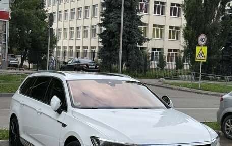 Volkswagen Passat B8 рестайлинг, 2019 год, 2 662 400 рублей, 1 фотография