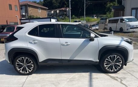 Toyota Yaris Cross, 2023 год, 1 730 000 рублей, 4 фотография