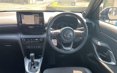 Toyota Yaris Cross, 2023 год, 1 730 000 рублей, 9 фотография