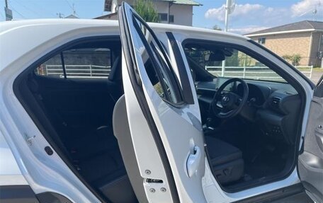 Toyota Yaris Cross, 2023 год, 1 730 000 рублей, 22 фотография