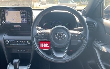 Toyota Yaris Cross, 2023 год, 1 730 000 рублей, 10 фотография