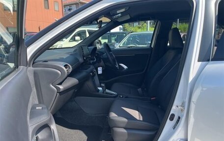 Toyota Yaris Cross, 2023 год, 1 730 000 рублей, 23 фотография