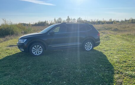 Volkswagen Tiguan II, 2018 год, 2 499 999 рублей, 2 фотография