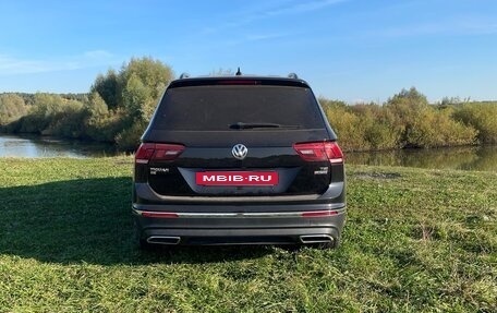 Volkswagen Tiguan II, 2018 год, 2 499 999 рублей, 5 фотография