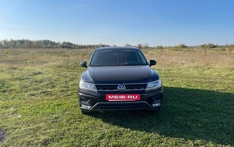 Volkswagen Tiguan II, 2018 год, 2 499 999 рублей, 4 фотография
