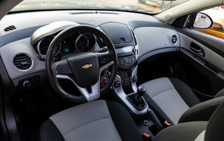 Chevrolet Cruze II, 2013 год, 945 000 рублей, 13 фотография