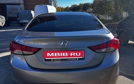 Hyundai Elantra V, 2011 год, 850 000 рублей, 4 фотография