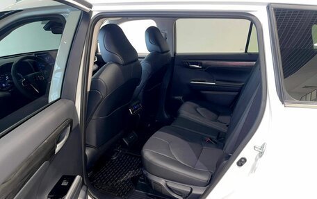Toyota Highlander, 2026 год, 6 100 000 рублей, 20 фотография