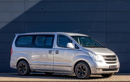 Hyundai Grand Starex Grand Starex I рестайлинг 2, 2010 год, 1 595 000 рублей, 3 фотография