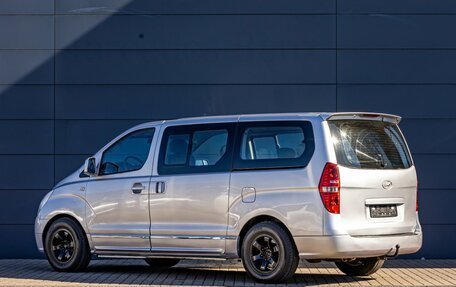 Hyundai Grand Starex Grand Starex I рестайлинг 2, 2010 год, 1 595 000 рублей, 4 фотография
