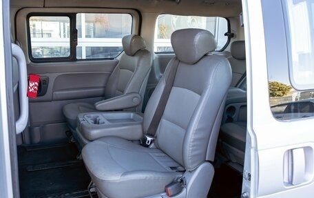 Hyundai Grand Starex Grand Starex I рестайлинг 2, 2010 год, 1 595 000 рублей, 21 фотография