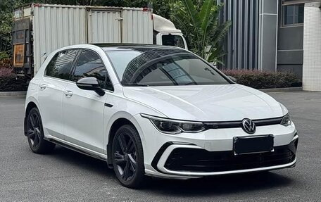 Volkswagen Golf VIII, 2022 год, 1 930 000 рублей, 2 фотография