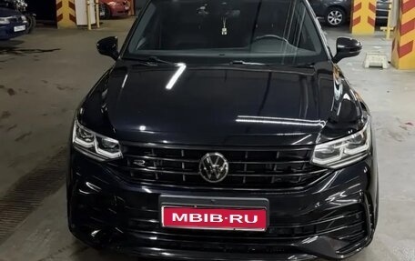 Volkswagen Tiguan II, 2021 год, 3 990 000 рублей, 1 фотография