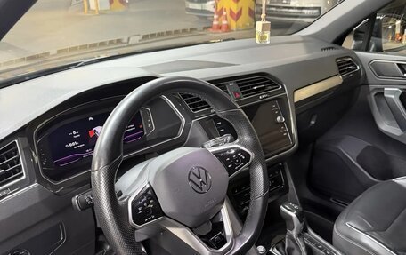 Volkswagen Tiguan II, 2021 год, 3 990 000 рублей, 6 фотография